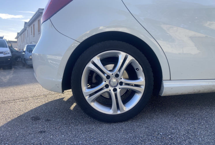 Mercedes Classe A A 180 / 122 CH / SENSATION / SUIVI COMPLET