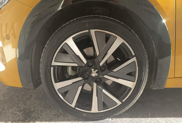 Peugeot 208 1.2 PT 100CV FINITION GT LINE ETAT NEUF GARANTIE 6 MOIS