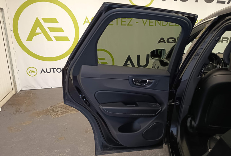 Volvo XC60 R DESIGN 4WD ENTRETIEN A JOUR 