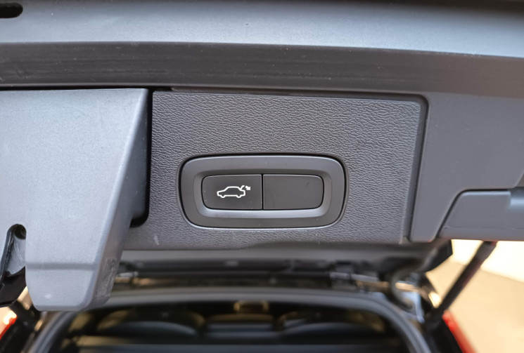 Volvo XC60 R DESIGN 4WD ENTRETIEN A JOUR 