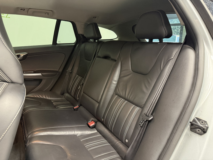 Volvo V60 AWD Plug-in Hybrid Pure Limited Edition 215 + 70 ch