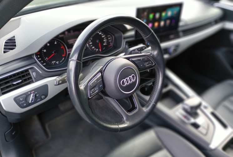 Audi A4 Avant 40 TDI 190ch Design S tronic / Attelage Electrique