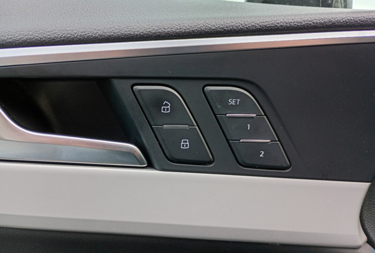 Audi A4 Avant 40 TDI 190ch Design S tronic / Attelage Electrique