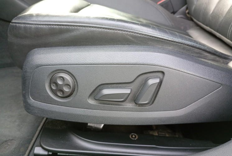 Audi A4 Avant 40 TDI 190ch Design S tronic / Attelage Electrique