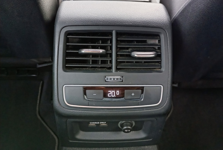 Audi A4 Avant 40 TDI 190ch Design S tronic / Attelage Electrique