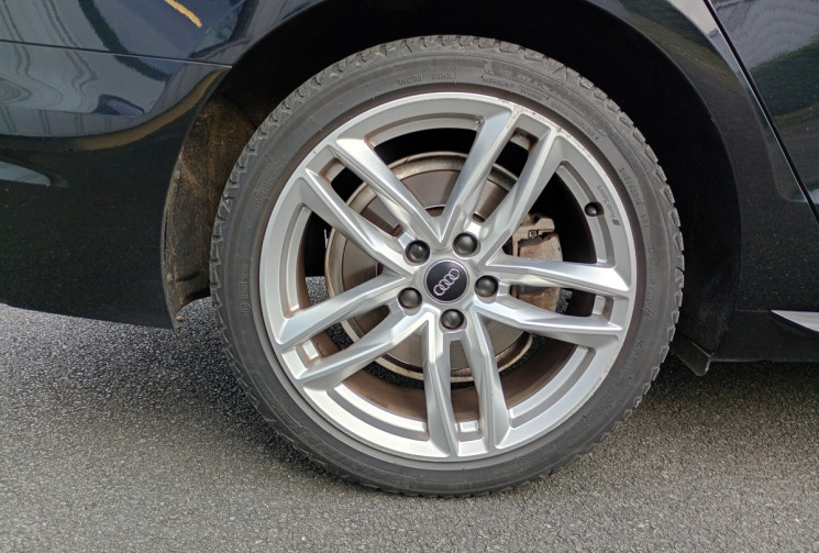 Audi A4 Avant 40 TDI 190ch Design S tronic / Attelage Electrique