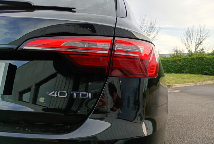Audi A4 Avant 40 TDI 190ch Design S tronic / Attelage Electrique