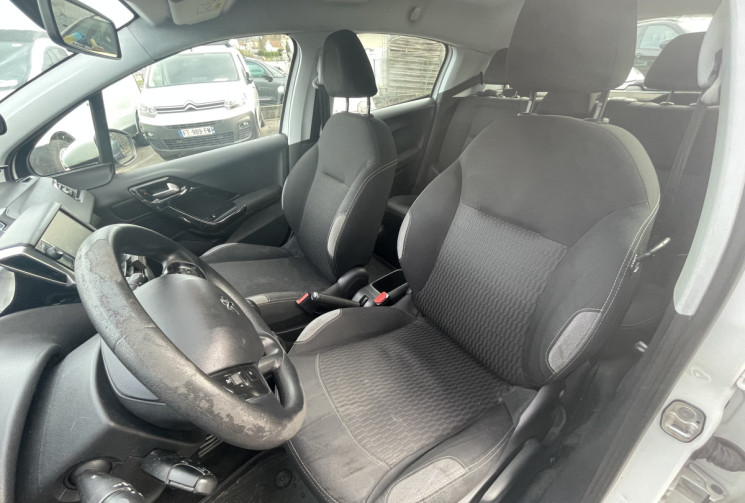 Peugeot 208 1.0 VTI / 68 CH / DISTRIB A JOUR