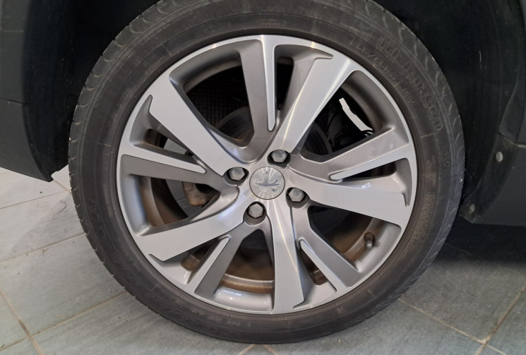 Peugeot 2008 1.5 BlueHDi 120 S&S EAT6 ALLURE CAMERA - 2EME MAIN - TBE - SUIVI GGE - GARANTIE 12 MOIS