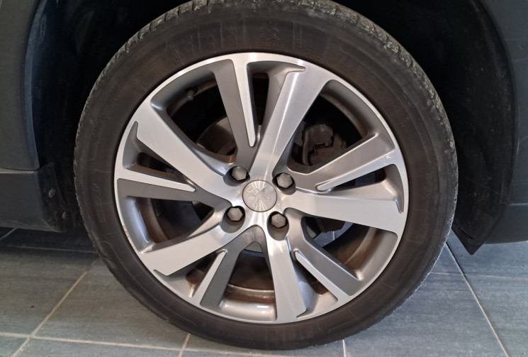 Peugeot 2008 1.5 BlueHDi 120 S&S EAT6 ALLURE CAMERA - 2EME MAIN - TBE - SUIVI GGE - GARANTIE 12 MOIS