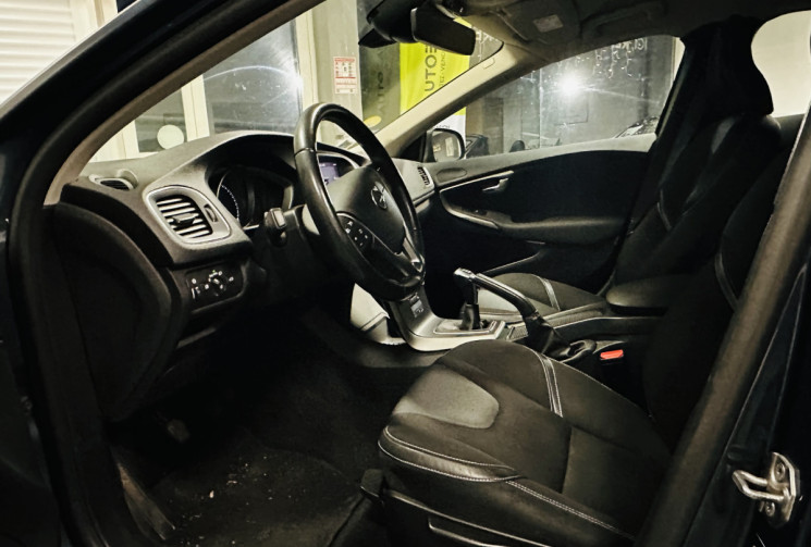 Volvo V40 D2 120ch Momemtum