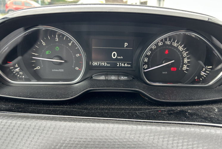 Peugeot 2008 ALLURE 1.5 BlueHDI 120cv BVA eat6