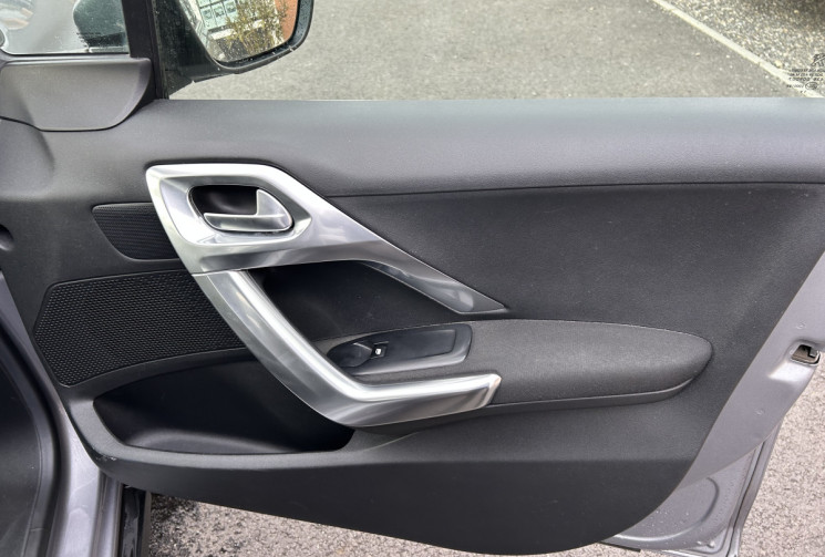 Peugeot 2008 ALLURE 1.5 BlueHDI 120cv BVA eat6