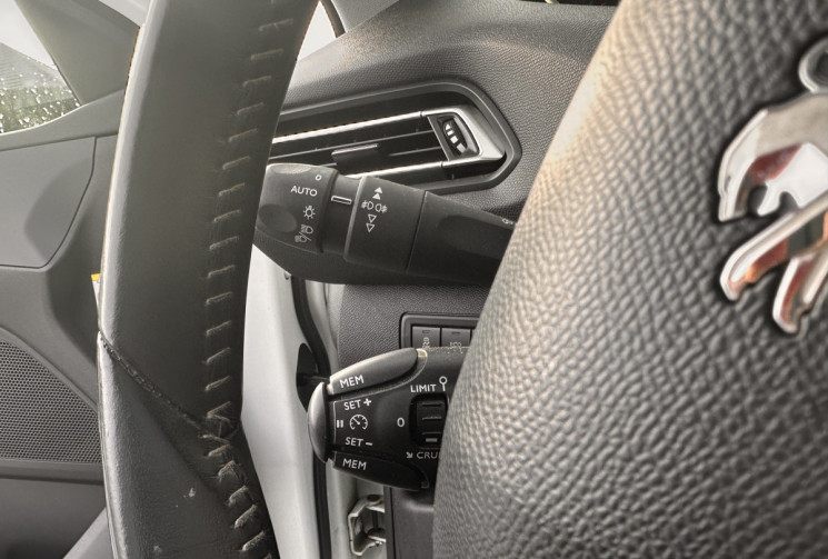 Peugeot 308 II (T9) 1.2 i 130 ch EAT6 ALLURE