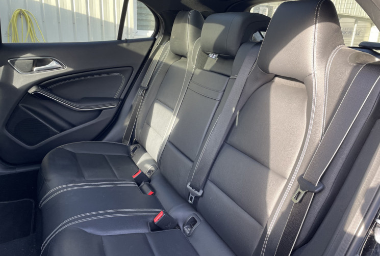 Mercedes GLA 200 156 ch Sport Edition 7G-DCT*Apple Carplay/Toit Ouvrant/Angle Mort/JA 19 AMG