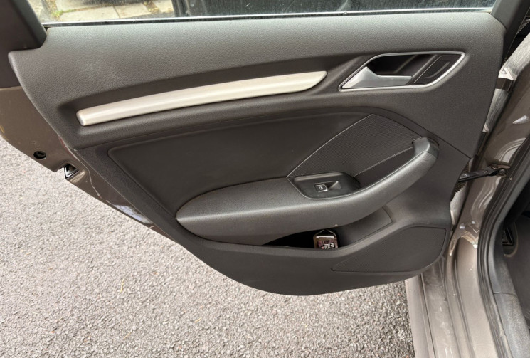 Audi A3 Limousine 2.0 TDi 150cv S-LINE