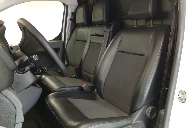 Peugeot Expert 120 CV  AMENAGEMENT VAN EQUIPEMENT PAS DE TVA DISTRIBUTION FAITE