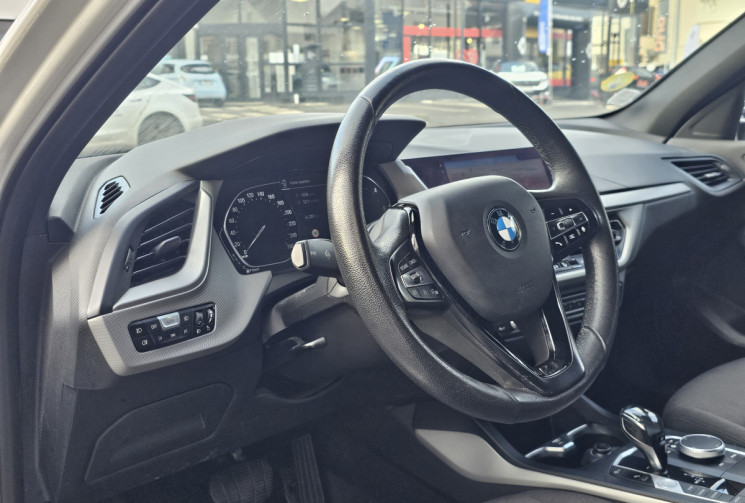BMW Série 1 116d Lounge DKG7  SUIVI BMW