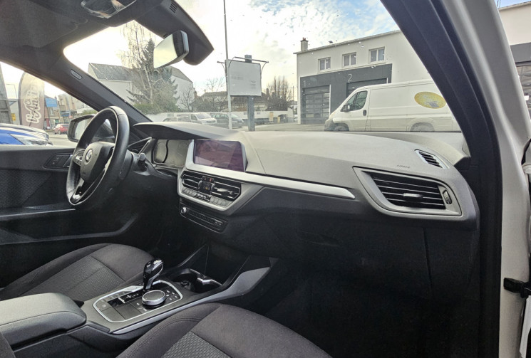 BMW Série 1 116d Lounge DKG7  SUIVI BMW