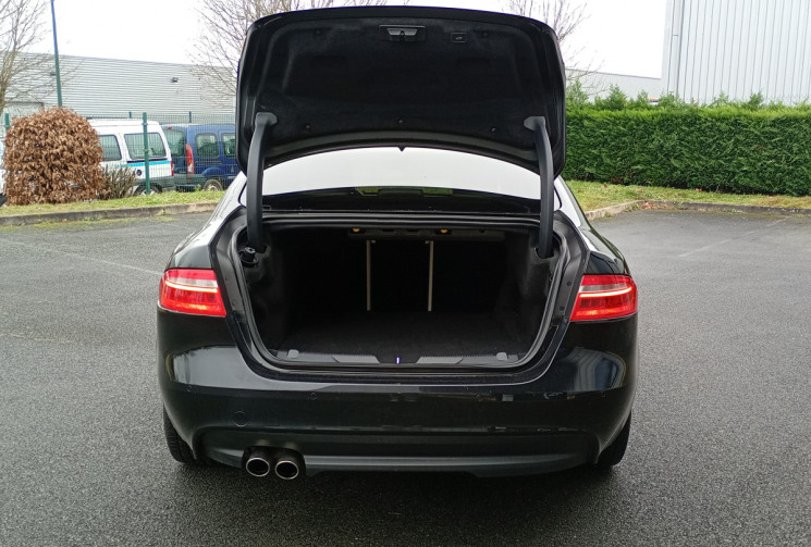 Jaguar XE 2.0 D 180 Ch Finition Portfolio (haut de gamme max de chez Jaguar)