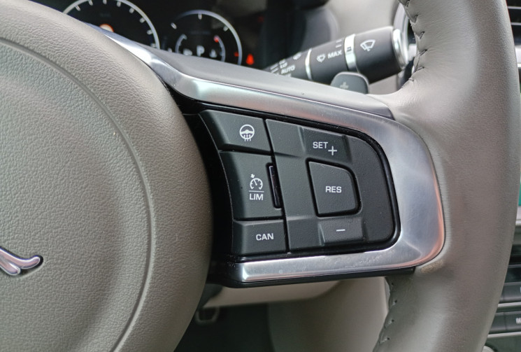 Jaguar XE 2.0 D 180 Ch Finition Portfolio (Finition très Premium Jaguar)