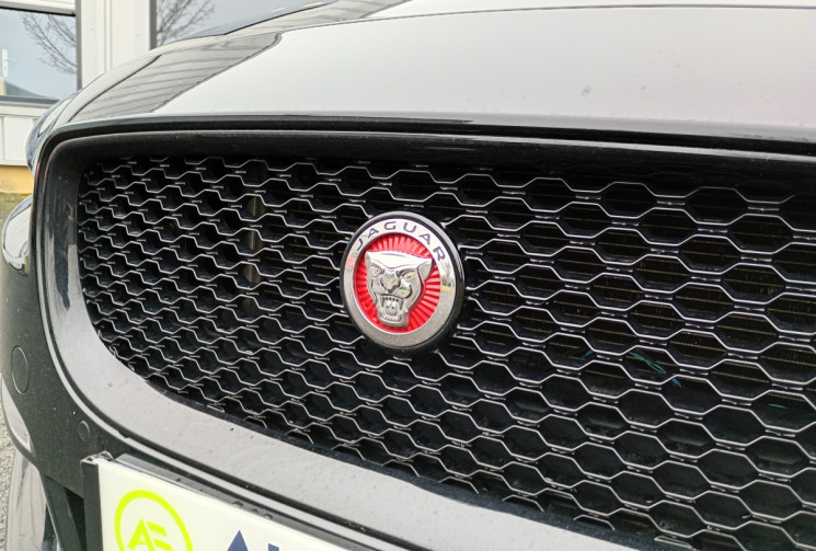 Jaguar XE 2.0 D 180 Ch Finition Portfolio (haut de gamme max de chez Jaguar)