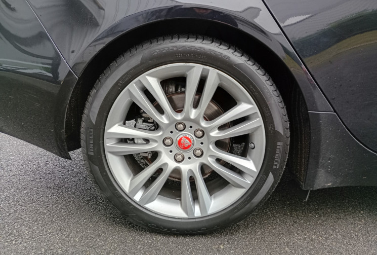 Jaguar XE 2.0 D 180 Ch Finition Portfolio (haut de gamme max de chez Jaguar)