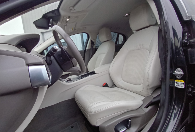 Jaguar XE 2.0 D 180 Ch Finition Portfolio (Finition très Premium Jaguar)