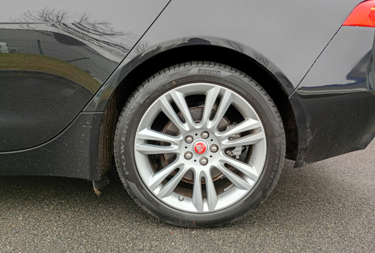 Jaguar XE 2.0 D 180 Ch Finition Portfolio (Finition Premium Jaguar)