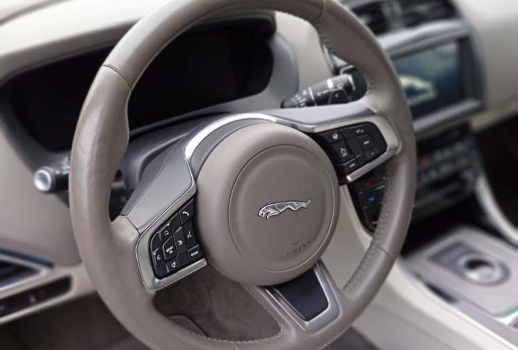 Jaguar XE 2.0 D 180 Ch Finition Portfolio (Finition très Premium Jaguar)