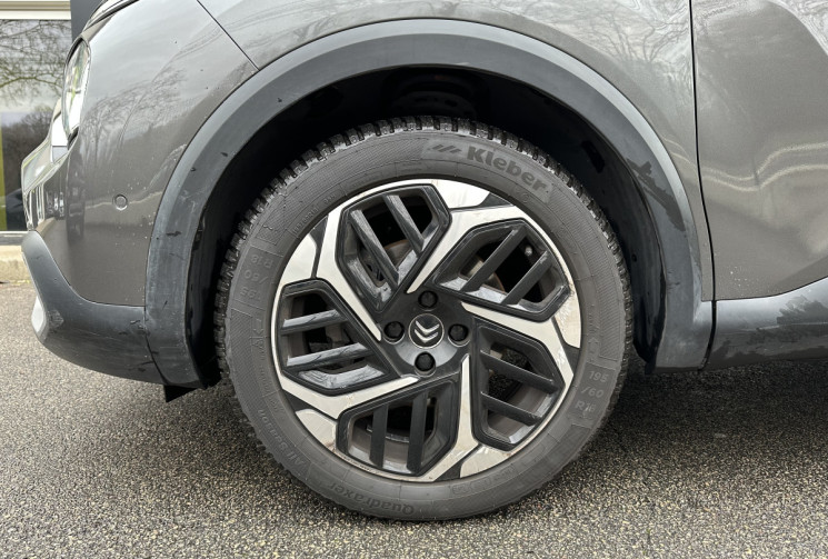 Citroën C4 Shine 1.5 HDI 130 EAT8 / Carplay / Tete haute / Camera / Entretien complet Citroen