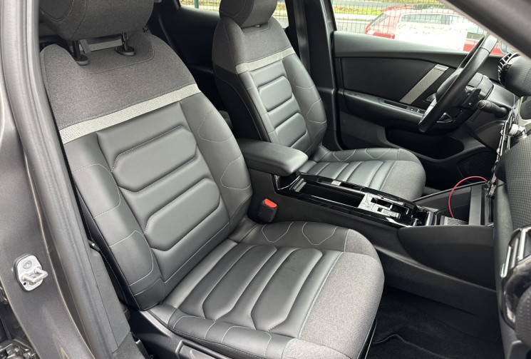 Citroën C4 Shine 1.5 HDI 130 EAT8 / Carplay / Tete haute / Camera / Entretien complet Citroen