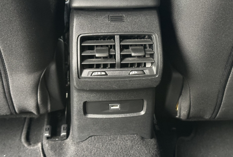 Citroën C4 Shine 1.5 HDI 130 EAT8 / Carplay / Tete haute / Camera / Entretien complet Citroen