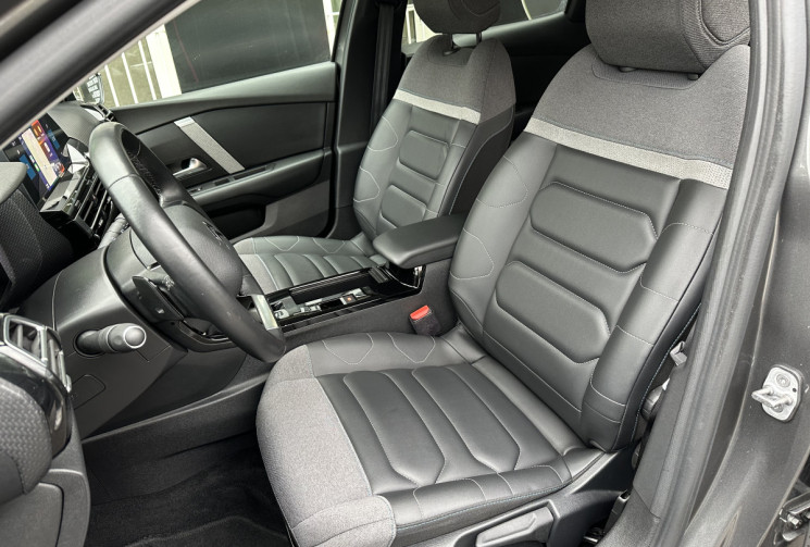 Citroën C4 Shine 1.5 HDI 130 EAT8 / Carplay / Tete haute / Camera / Entretien complet Citroen