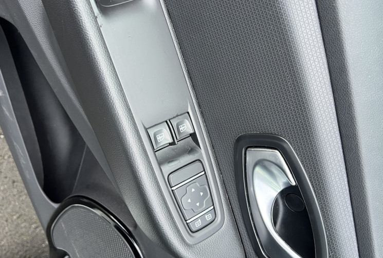 Renault Clio IV 5 Portes Phase 2 1.2 16V 73 cv LIMITED 