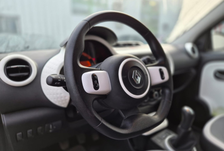 Renault Twingo III 1.0 SCE 69 CV * LIMITED * CARNET COMPLET * CT VIERGE