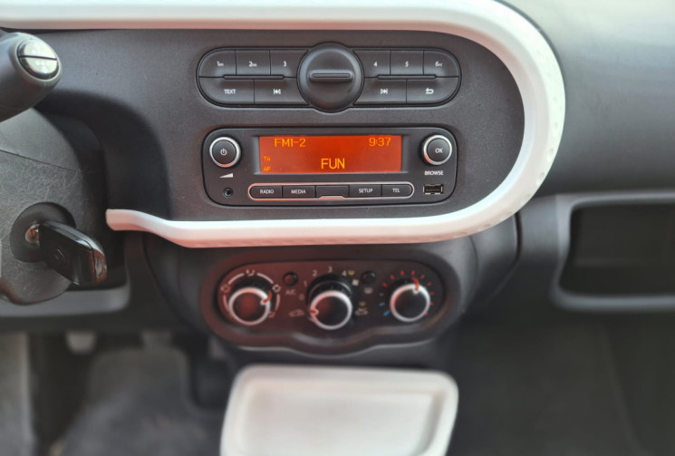 Renault Twingo III 1.0 SCE 69 CV * LIMITED * CARNET COMPLET * CT VIERGE