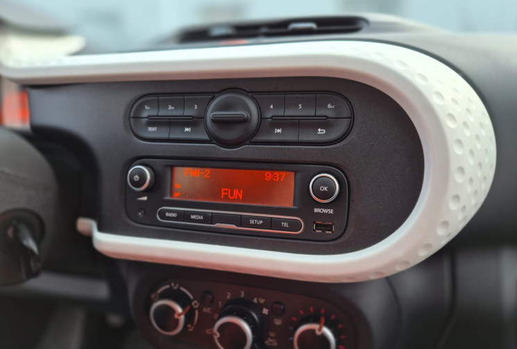 Renault Twingo III 1.0 SCE 69 CV * LIMITED * CARNET COMPLET * CT VIERGE