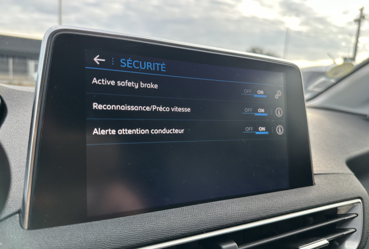 Peugeot 3008 1.6 BLUEHDI 120 ALLURE BUSINESS EAT6