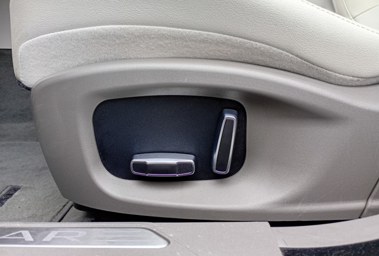 Jaguar XE 2.0 D 180 Ch Finition Portfolio (haut de gamme max de chez Jaguar)