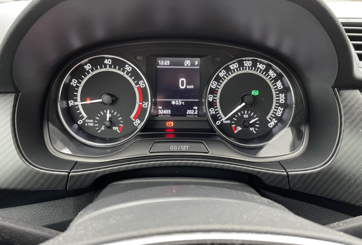 Skoda Fabia 1.0 TSI 95 ch Monte Carlo DSG7/33000 km/AppleCarplay/ Toit pano/Angle mort/