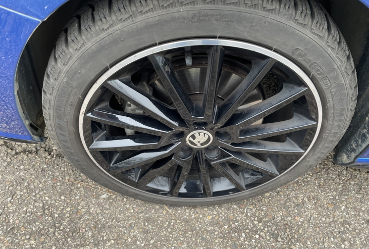 Skoda Fabia 1.0 TSI 95 ch Monte Carlo DSG7/33000 km/AppleCarplay/ Toit pano/Angle mort/