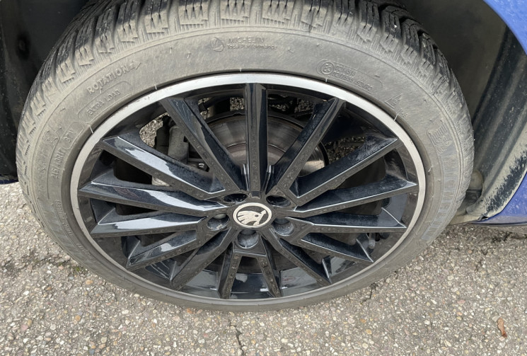 Skoda Fabia 1.0 TSI 95 ch Monte Carlo DSG7/33000 km/AppleCarplay/ Toit pano/Angle mort/