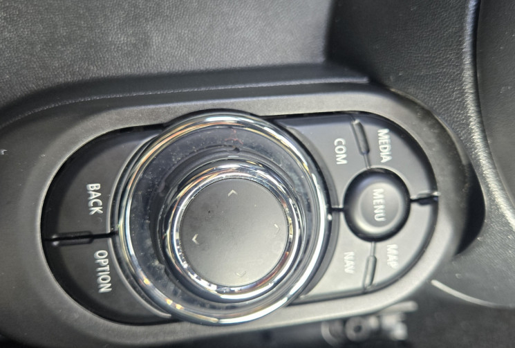 Mini Mini Cooper 136ch Edition Camden BVA7 *toit ouvrant * carplay sans fil * camera de recul *     