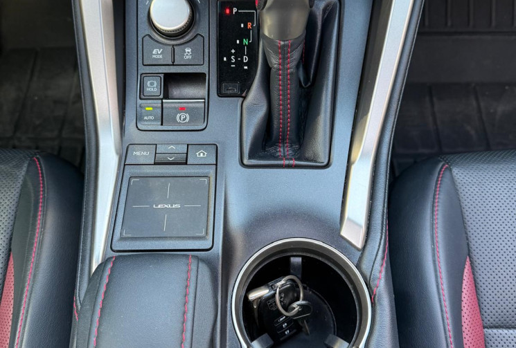 Lexus NX  300h 2.5 VVT-i 197 BUSINESS  