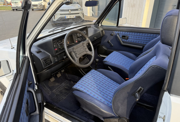 Volkswagen Golf 1 CABRIOLET 1.6 75 8V KARMANN