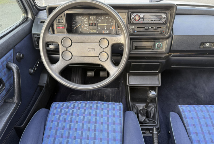 Volkswagen Golf 1 CABRIOLET 1.6 75 8V KARMANN