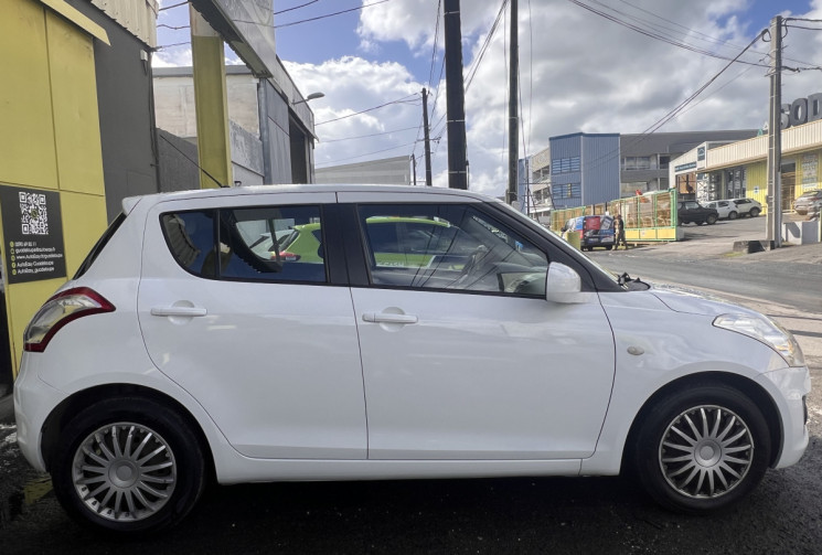 Suzuki Swift IV AZG Pack 5 portes 1.2 VVT 16V 94 cv Boîte auto
