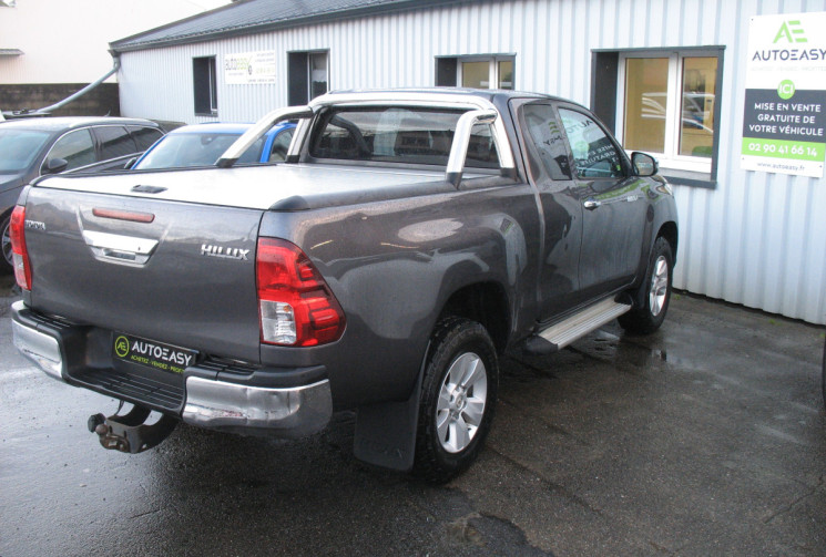 Toyota HILUX X-TRA CABINE 2.4 D-4D AWD 150 LEGENDE