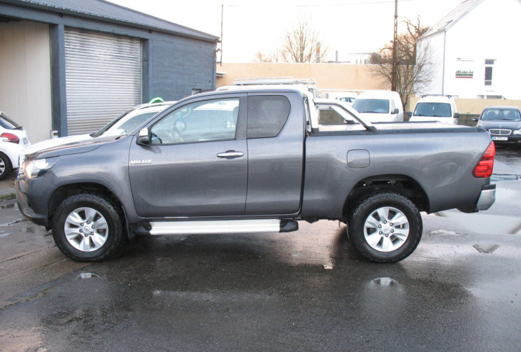 Toyota HILUX X-TRA CABINE 2.4 D-4D AWD 150 LEGENDE